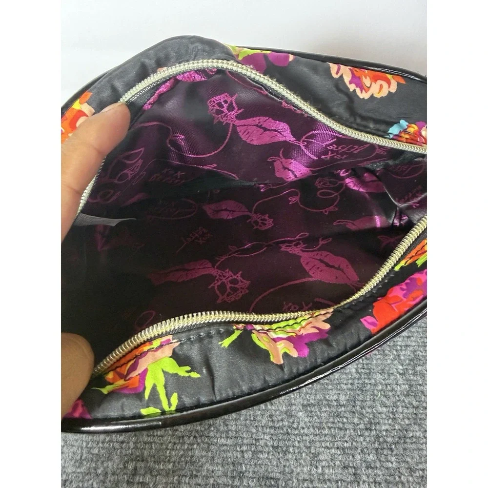 Betsey Johnson Floral Cosmetic Bag Black Multi Roses‎ Print make up Travel Case